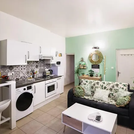 Apartment 4 Voyageurs-terrasse Carcassonne